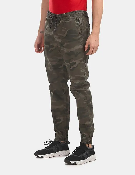 Aeropostale Men Olive Camo Print Woven Joggers