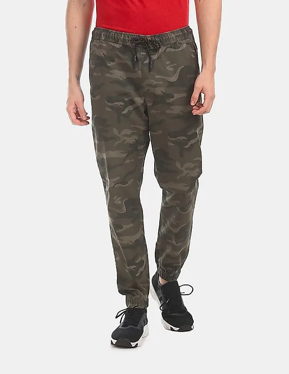 Aeropostale Men Olive Camo Print Woven Joggers