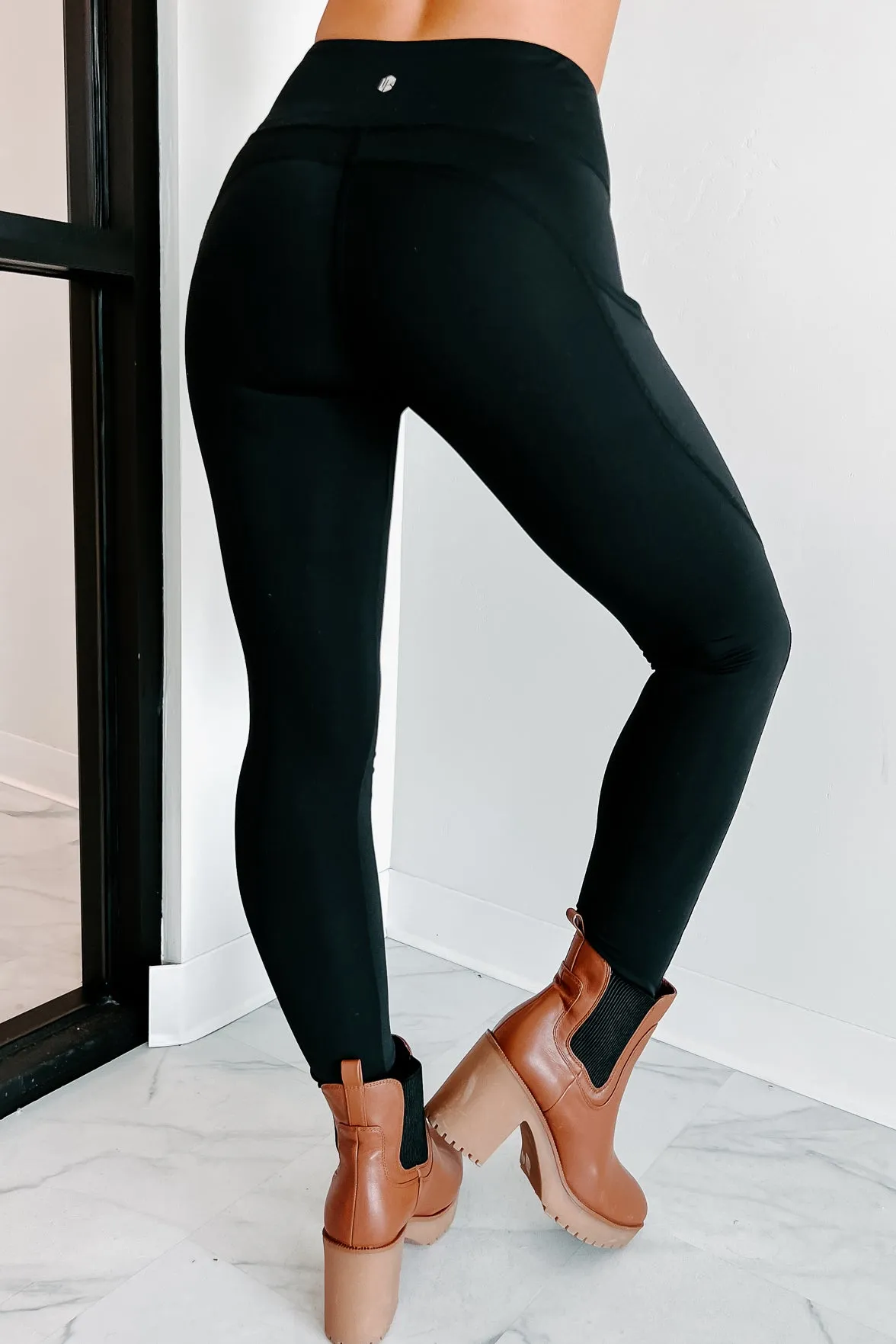 Always Moving Two Piece Top & Leggings Set (Black)