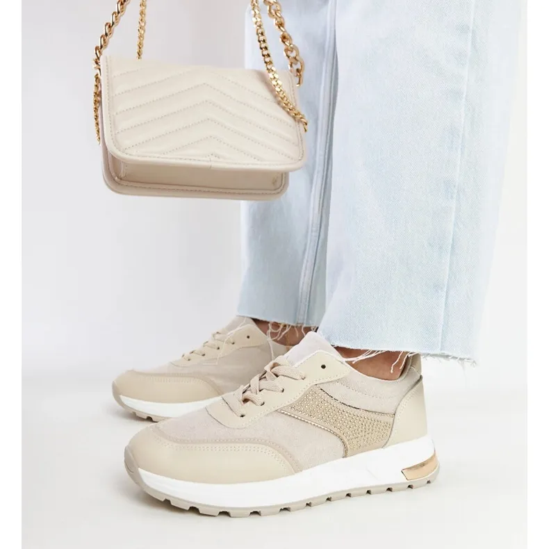 Beige sneakers on the Lubna platform