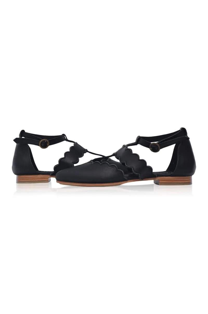 Gardenia Pointy Toe Leather Flats in Black