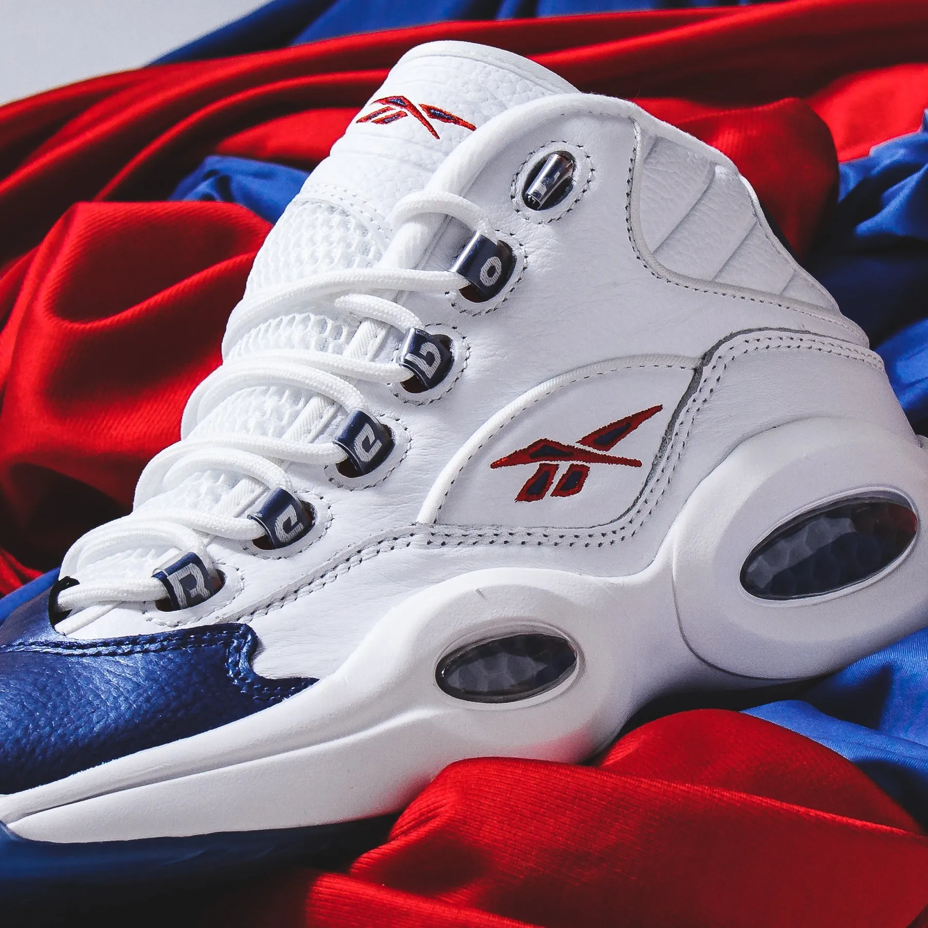 Reebok Classics Men Question Mid Allen Iverson Blue Toe GX0227